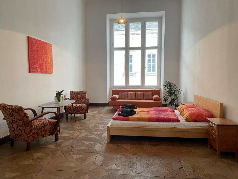 Geraeumige Altbauwohnung Im Zentrum Graz Exterior foto